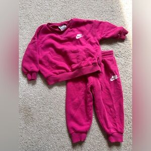 Two piece Nike set 18m